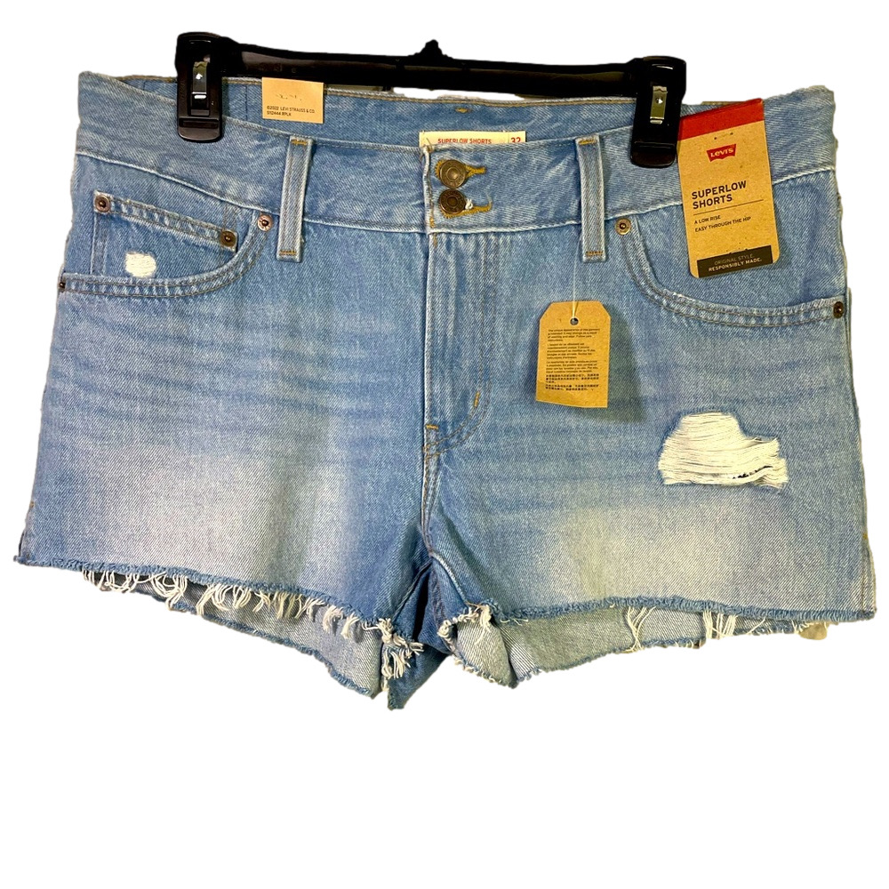 Levi’s Superlow Light Wash Blue Denim Shorts With Raw & Frayed Hem Size 32 | 14